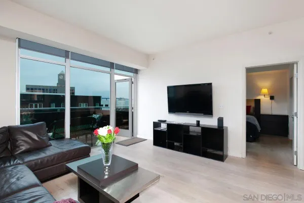 $3,200 | 206 Park Boulevard, Unit 707, San Diego, CA 92101