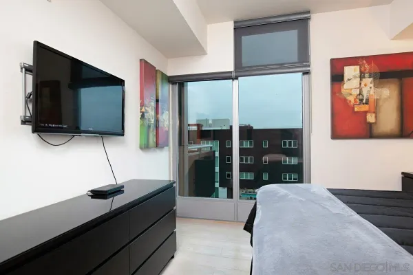 $3,200 | 206 Park Boulevard, Unit 707, San Diego, CA 92101