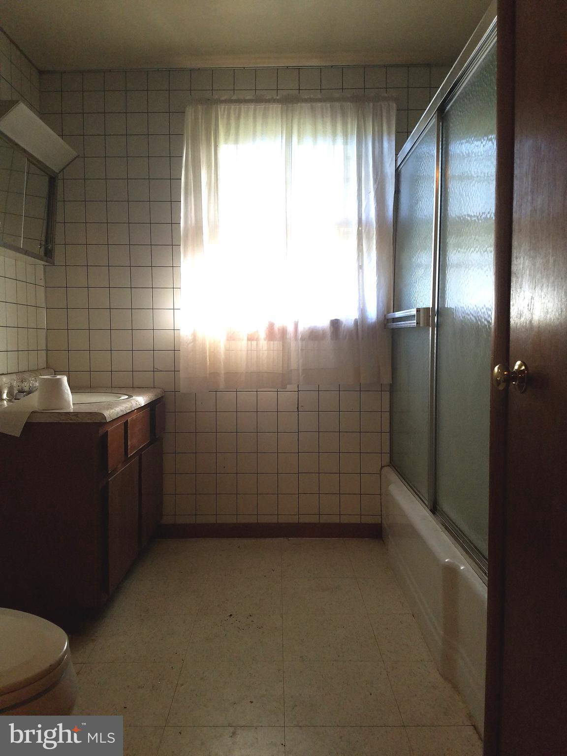 1546 North Stepney Road Aberdeen, MD 21001 - Photo 18 of 19 Main Bathroom