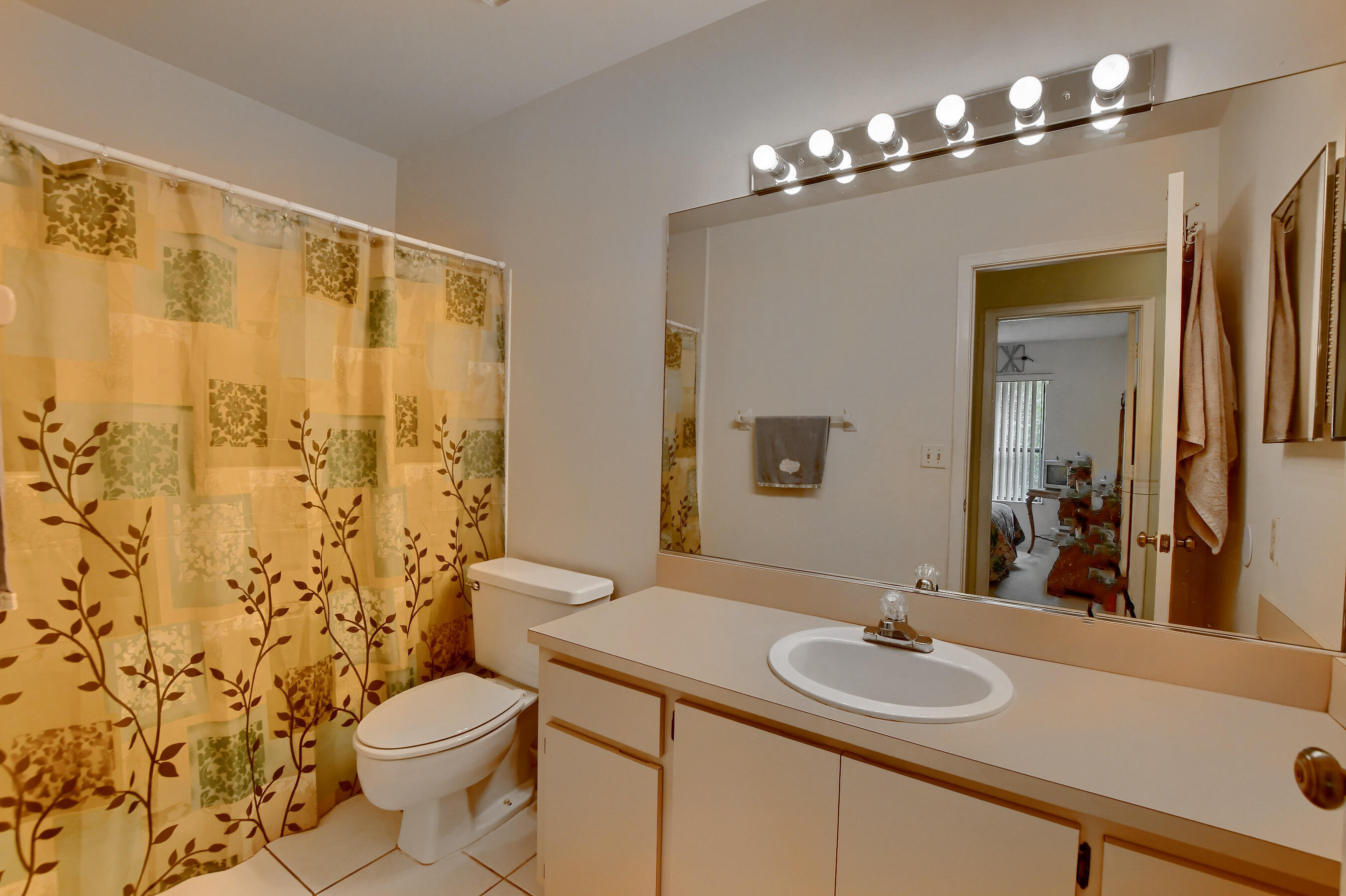 1675 Northwest 15th Vista Boca Raton, FL 33432 - Photo 14 of 21 2nd Bedroom