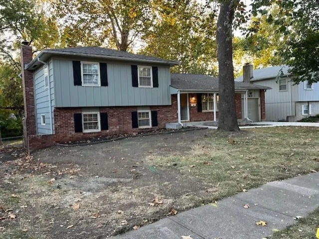 $2,200 | 9429 Craig Drive, Overland Park, KS 66212