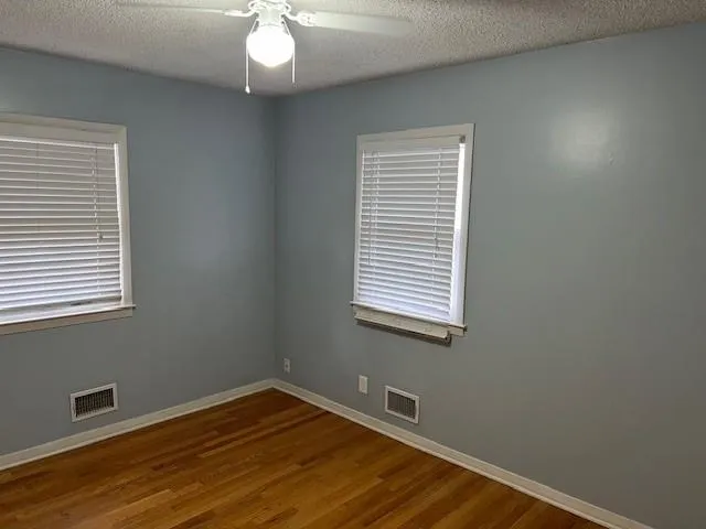 $2,200 | 9429 Craig Drive, Overland Park, KS 66212