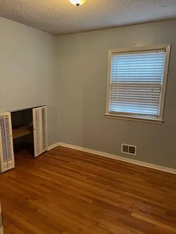 $2,200 | 9429 Craig Drive, Overland Park, KS 66212