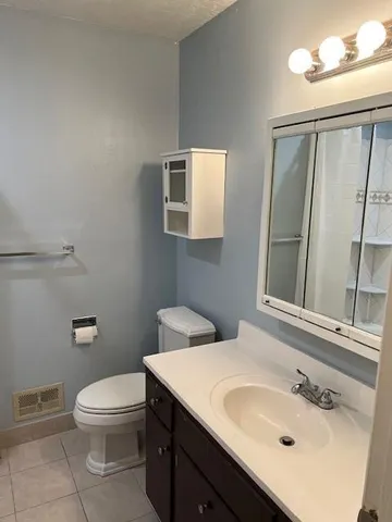 $2,200 | 9429 Craig Drive, Overland Park, KS 66212