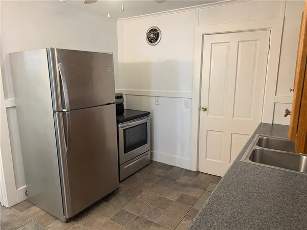 $1,850 | 355 Caroline Street, Rochester, NY 14620