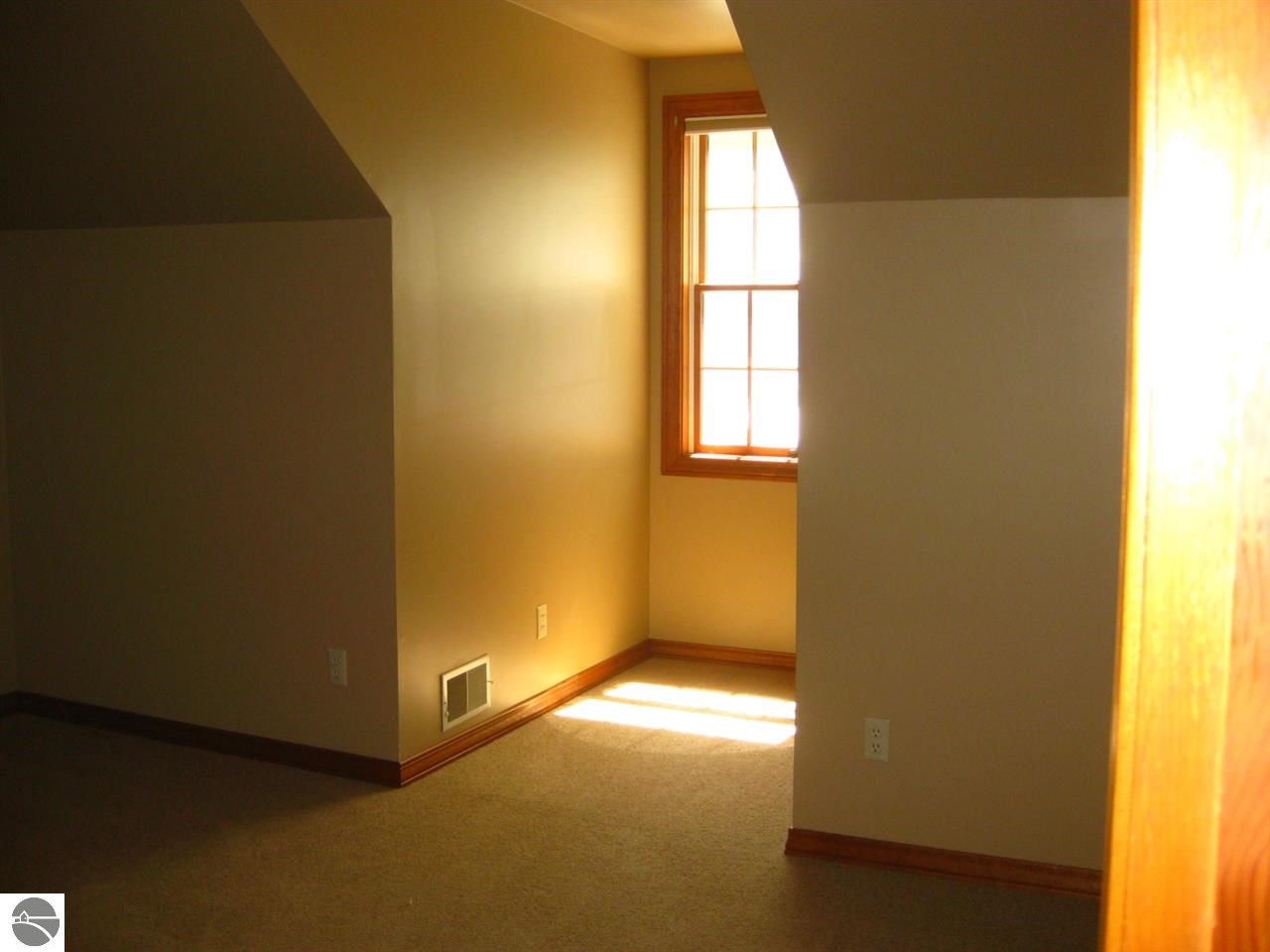 10221 South Bow Road Maple City, MI 49664 - Photo 27 of 50 1774997-26.JPG