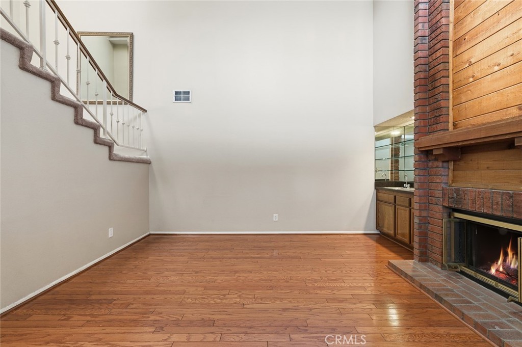 919 Auburn Road San Dimas, CA 91773 - Photo 7 of 52 Livingroom looking from entry