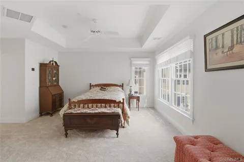 $899,000 | 23 Mariners Walk, Oyster Bay, NY 11771