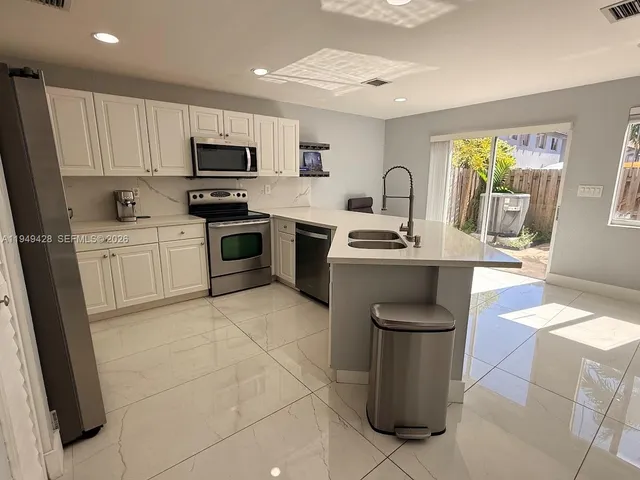 $3,945 | 11612 Northwest 51st Terrace, Unit 11612, Doral, FL 33178