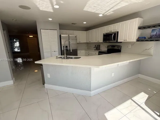 $3,945 | 11612 Northwest 51st Terrace, Unit 11612, Doral, FL 33178