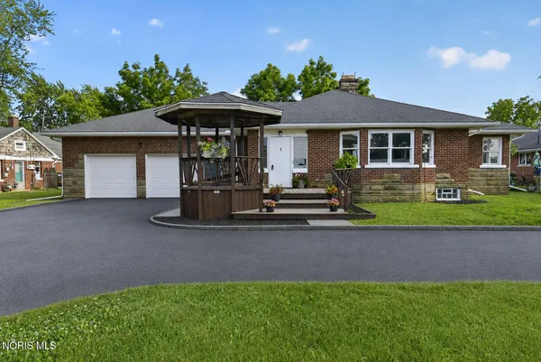 $269,900 | 2826 Olde Curtice Road, Northwood, OH 43619