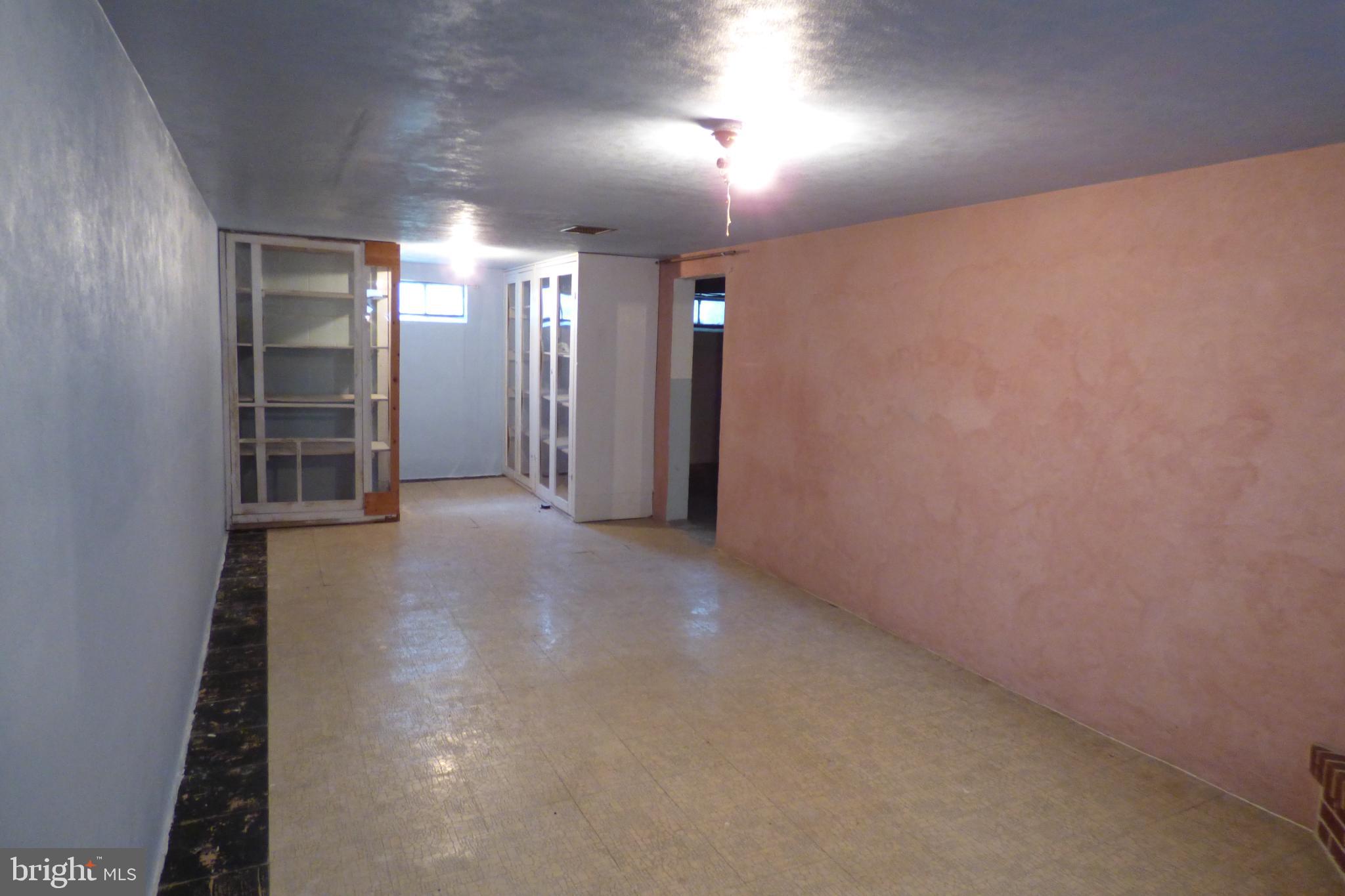 430 Moul Avenue Hanover, PA 17331 - Photo 21 of 30 Spacious, versatile room ready for creativity.