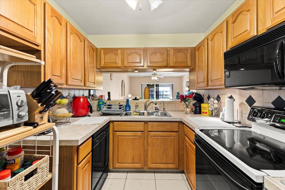 9563 West McNab Road, Unit 206 Tamarac, FL 33321 - Photo 18 of 20 06-424A9376