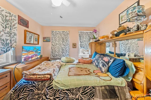 $399,999 | 12 Vine Street, Jamesburg, NJ 08831