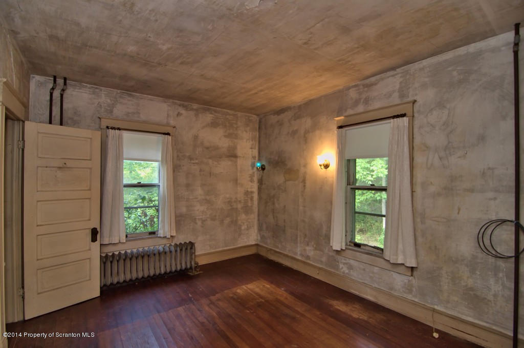 103 Maple Street Moscow, PA 18444 - Photo 9 of 61 Gallery Image 9