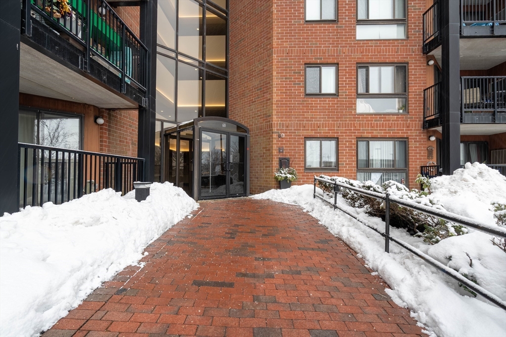 60 Rantoul Street, Unit 114N Beverly, MA 01915 - Photo 1 of 12