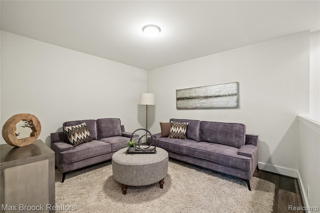1180 Manchester Road Birmingham, MI 48009 - Photo 30 of 45