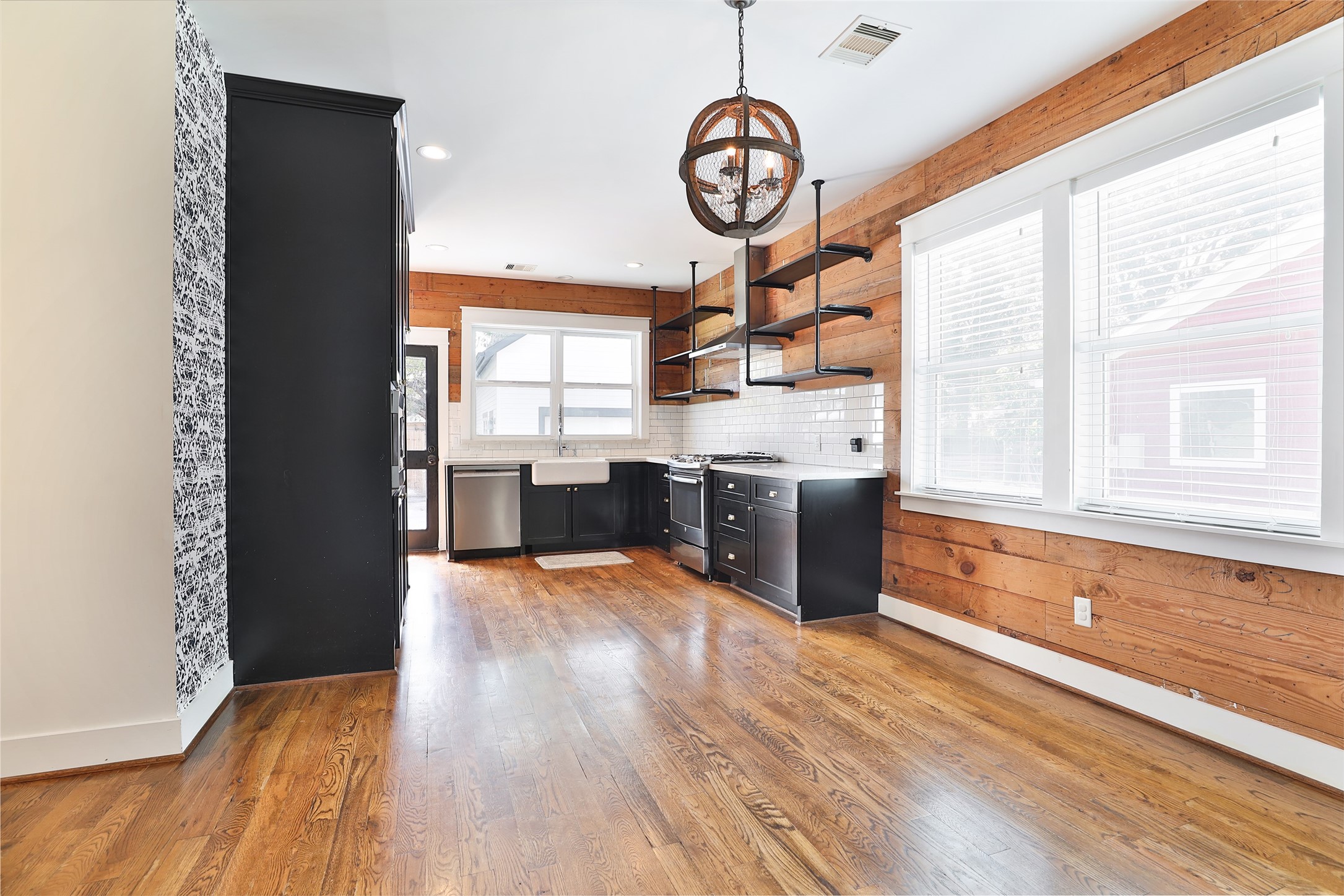 126 2nd Street Sugar Land, TX 77498 - Photo 13 of 50