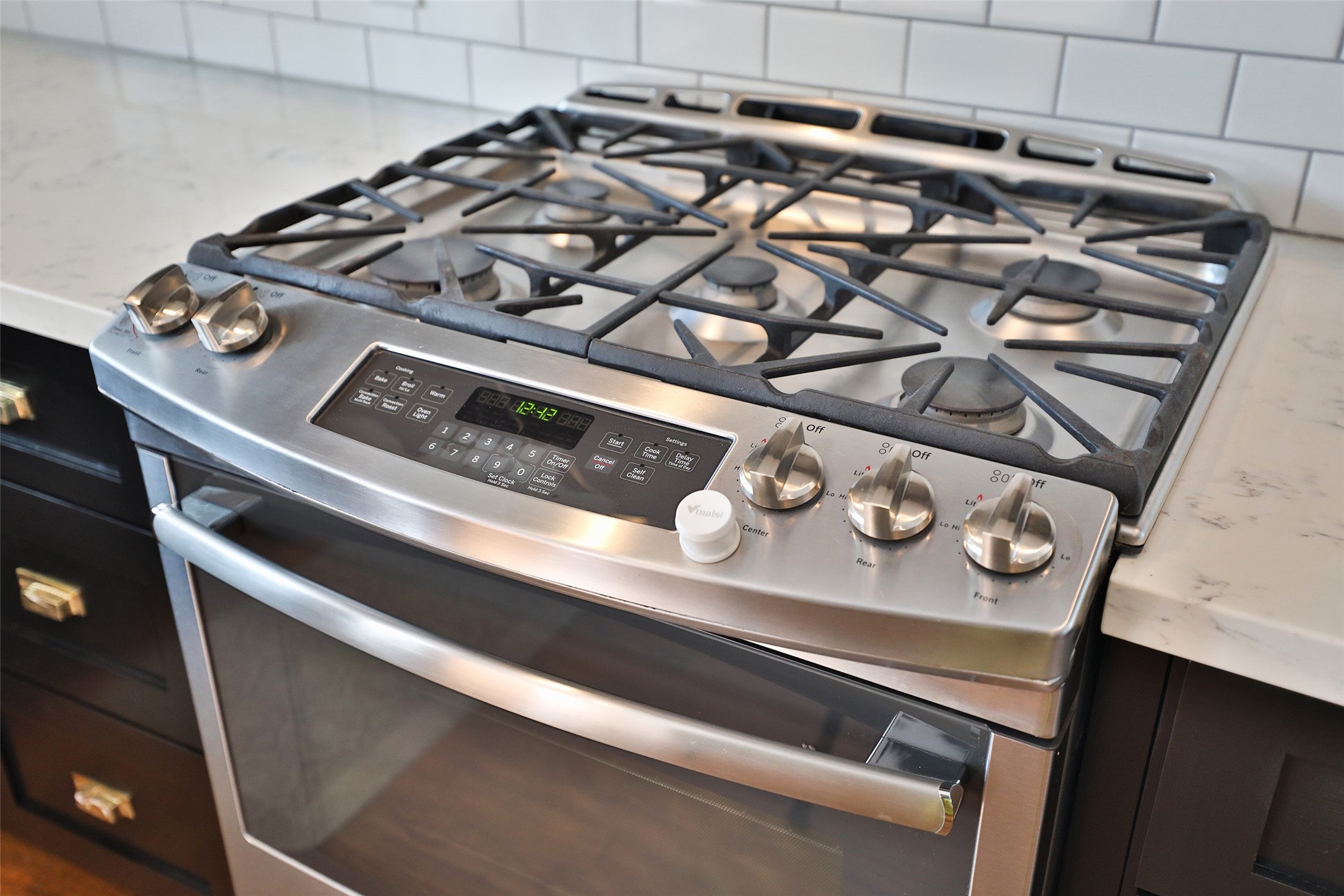 126 2nd Street Sugar Land, TX 77498 - Photo 19 of 50 a close view of stove top oven