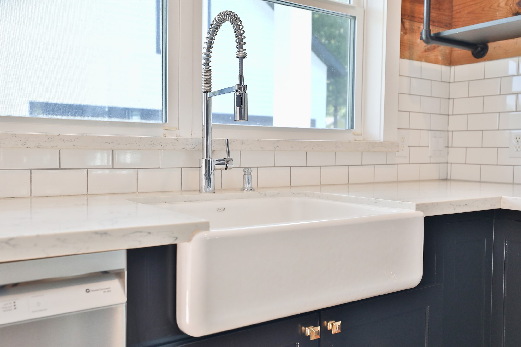 126 2nd Street Sugar Land, TX 77498 - Photo 24 of 50 a bathroom with a bathtub and a sink
