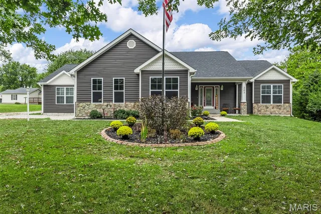 $465,000 | 207 East Foreman Street, Jonesburg, MO 63351