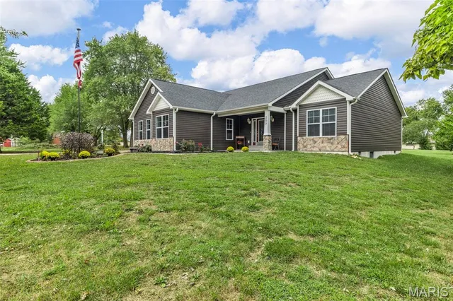 $465,000 | 207 East Foreman Street, Jonesburg, MO 63351