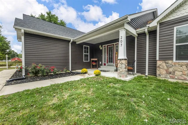 $465,000 | 207 East Foreman Street, Jonesburg, MO 63351