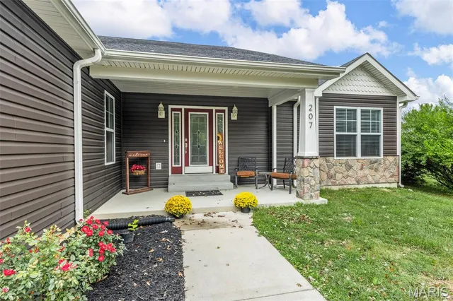 $465,000 | 207 East Foreman Street, Jonesburg, MO 63351