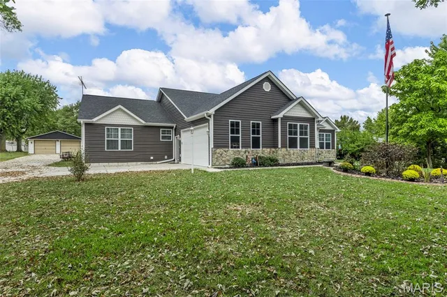 $465,000 | 207 East Foreman Street, Jonesburg, MO 63351