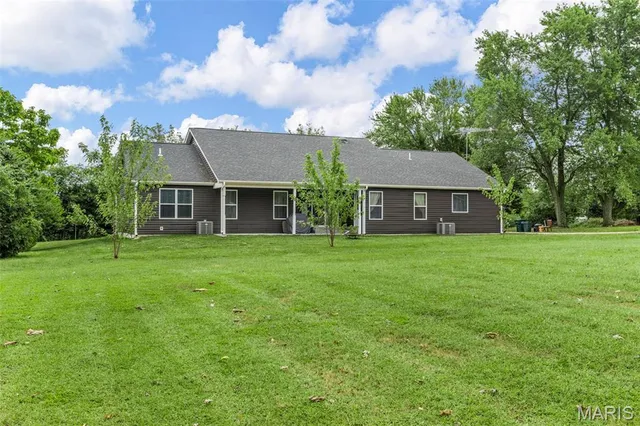$465,000 | 207 East Foreman Street, Jonesburg, MO 63351