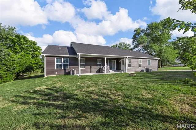 $465,000 | 207 East Foreman Street, Jonesburg, MO 63351