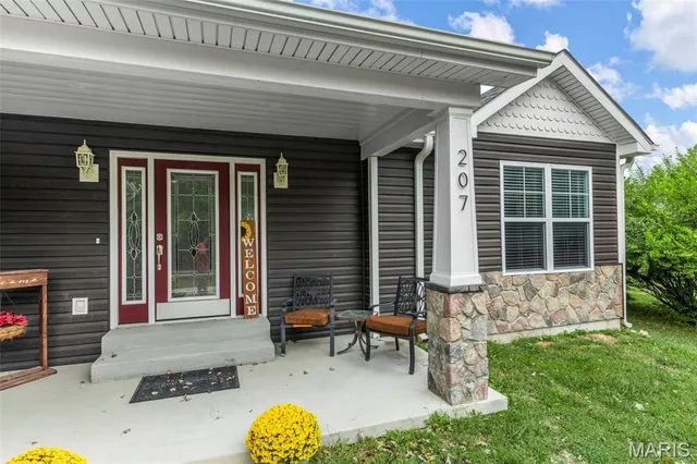 $465,000 | 207 East Foreman Street, Jonesburg, MO 63351