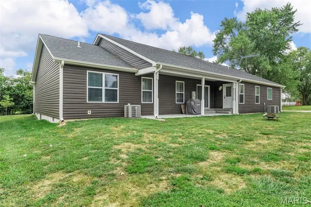 $465,000 | 207 East Foreman Street, Jonesburg, MO 63351