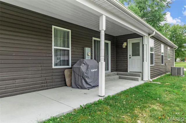 $465,000 | 207 East Foreman Street, Jonesburg, MO 63351