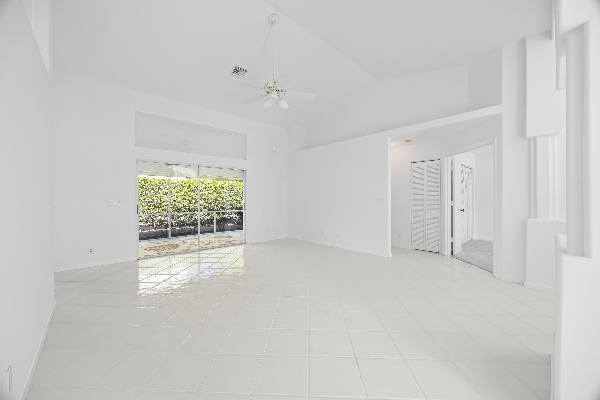 1040 Egret Circle North Jupiter, FL 33458 - Photo 5 of 31 7_8p3a2523