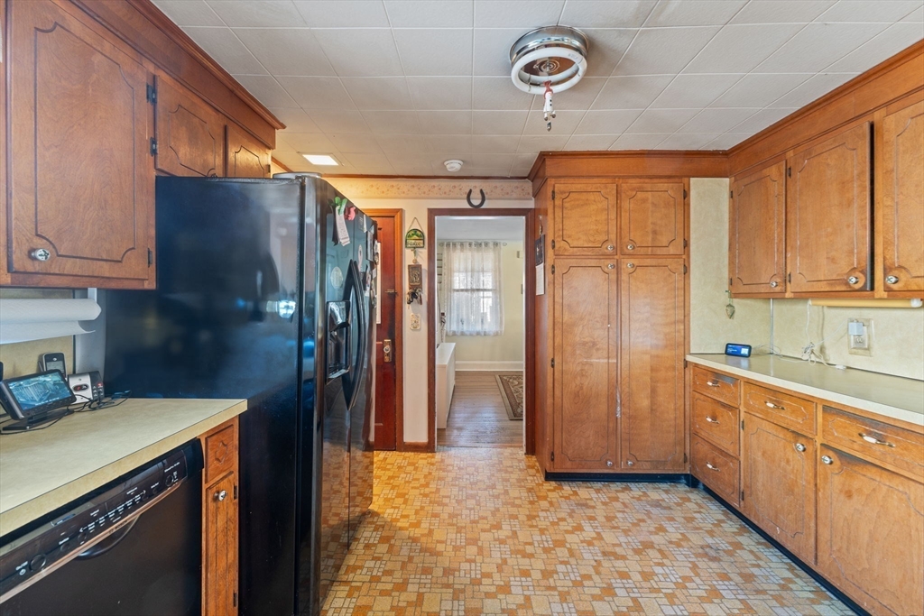 9 Johnson Road Weymouth, MA 02191 - Photo 10 of 23 Gallery Image 10