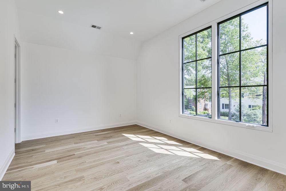 7200 Clarendon Road Bethesda, MD 20814 - Photo 34 of 72