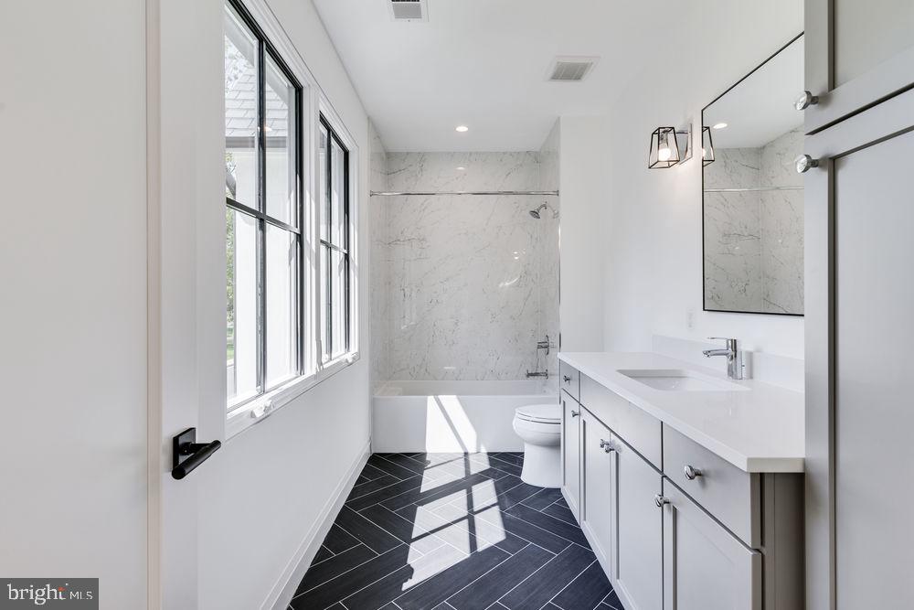 7200 Clarendon Road Bethesda, MD 20814 - Photo 51 of 72