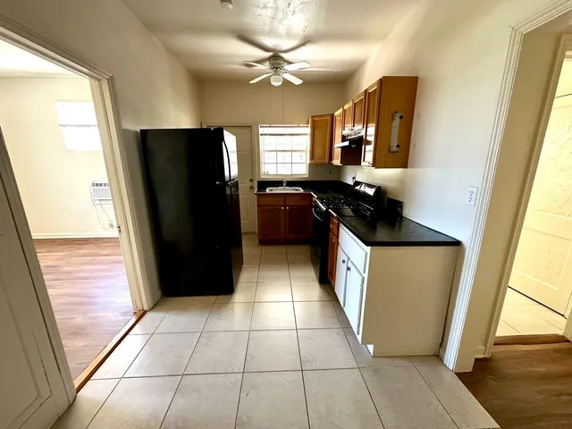 $1,325 | 2016 Broward Avenue, Unit 1, West Palm Beach, FL 33407