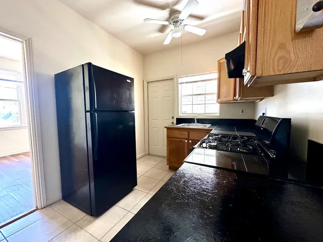$1,325 | 2016 Broward Avenue, Unit 1, West Palm Beach, FL 33407