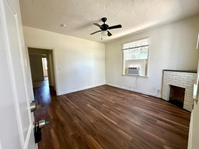 $1,325 | 2016 Broward Avenue, Unit 1, West Palm Beach, FL 33407