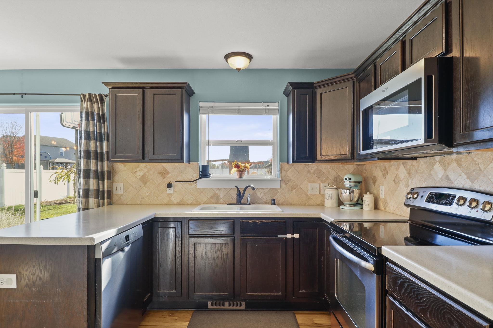 1010 Badger Drive Lake Mills, WI 53551 - Photo 6 of 35