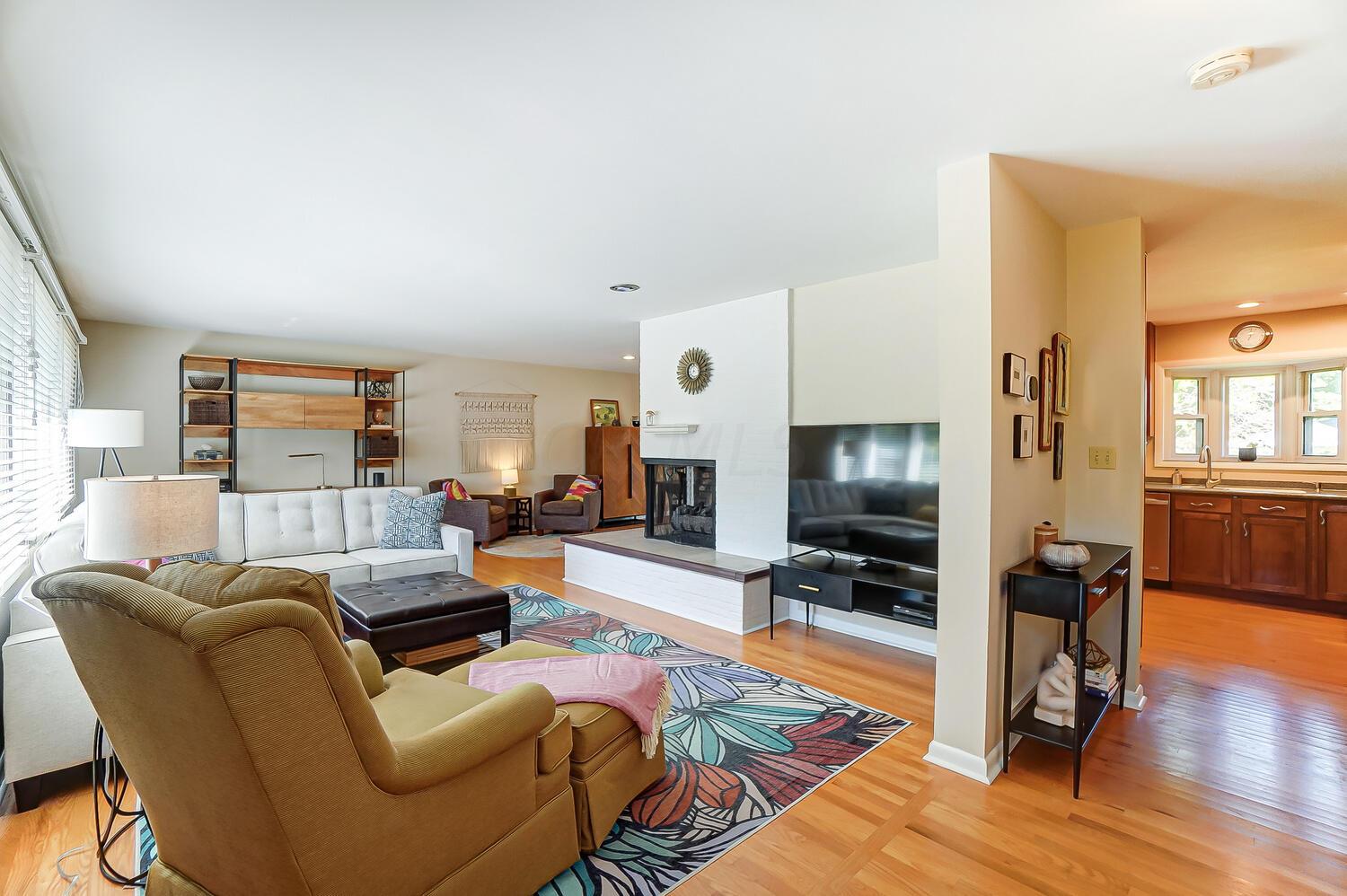 2811 Halstead Road Columbus, OH 43221 - Photo 6 of 64 50042820-008_web