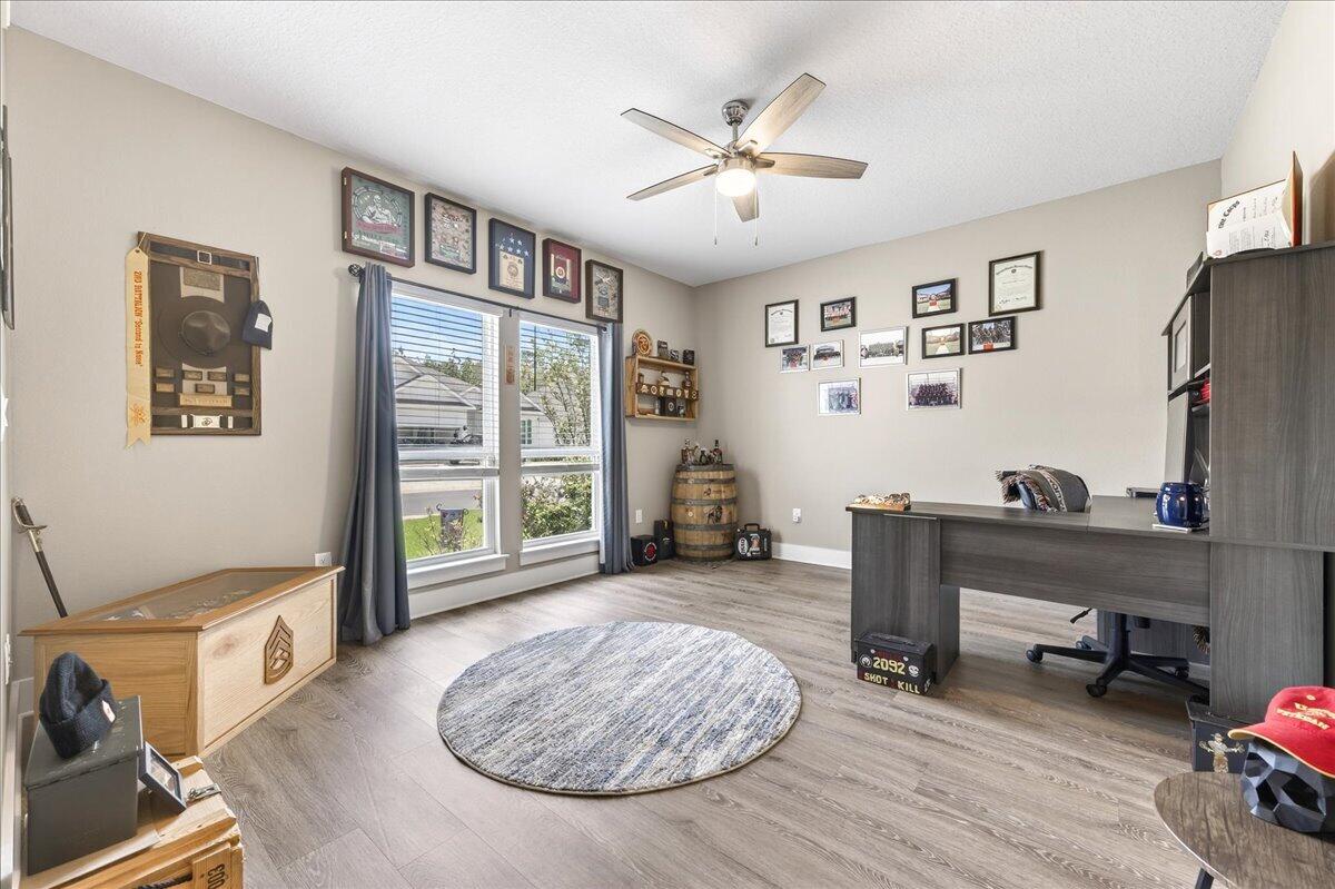 2455 Dakota Way Crestview, FL 32536 - Photo 13 of 81 a living room with furniture