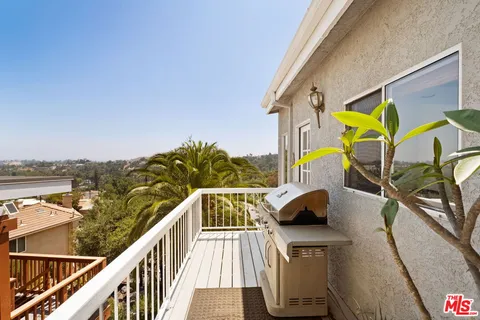 $1,295,000 | 21694 Yucatan Avenue, Woodland Hills, CA 91364