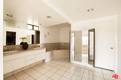 $1,295,000 | 21694 Yucatan Avenue, Woodland Hills, CA 91364