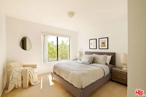 $1,295,000 | 21694 Yucatan Avenue, Woodland Hills, CA 91364