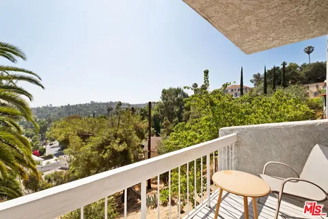 $1,295,000 | 21694 Yucatan Avenue, Woodland Hills, CA 91364