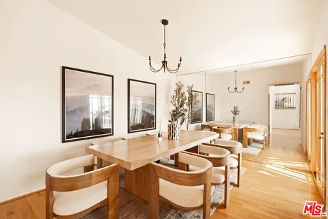 $1,295,000 | 21694 Yucatan Avenue, Woodland Hills, CA 91364