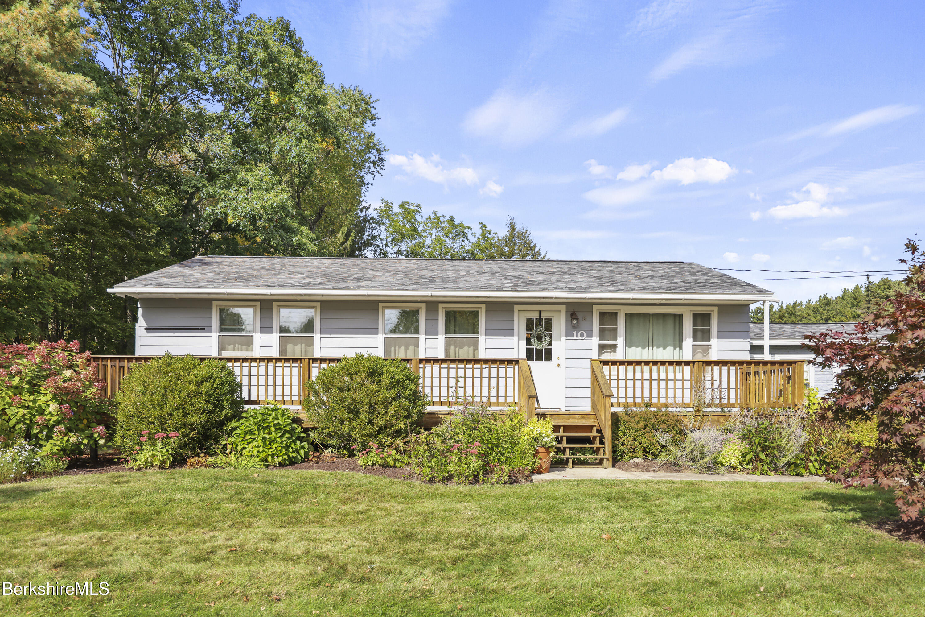 10 Otis Street Pittsfield, MA 01201 - Photo 2 of 35 10 Exterior Front